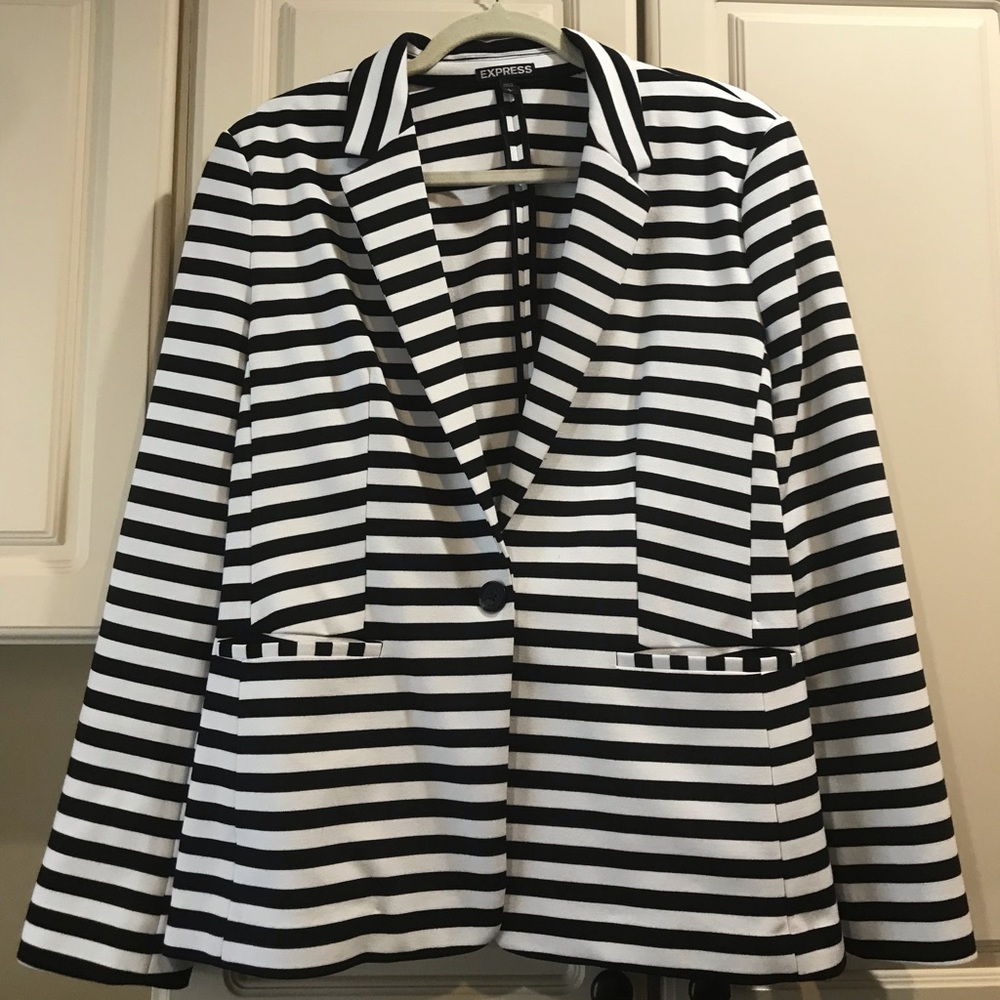 Adorable striped blazer